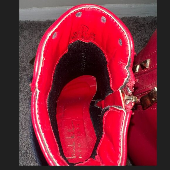 Nicole Miller Red Studded Leather Ankle Boots Women's Size 8.5 - Picture 8 of 10